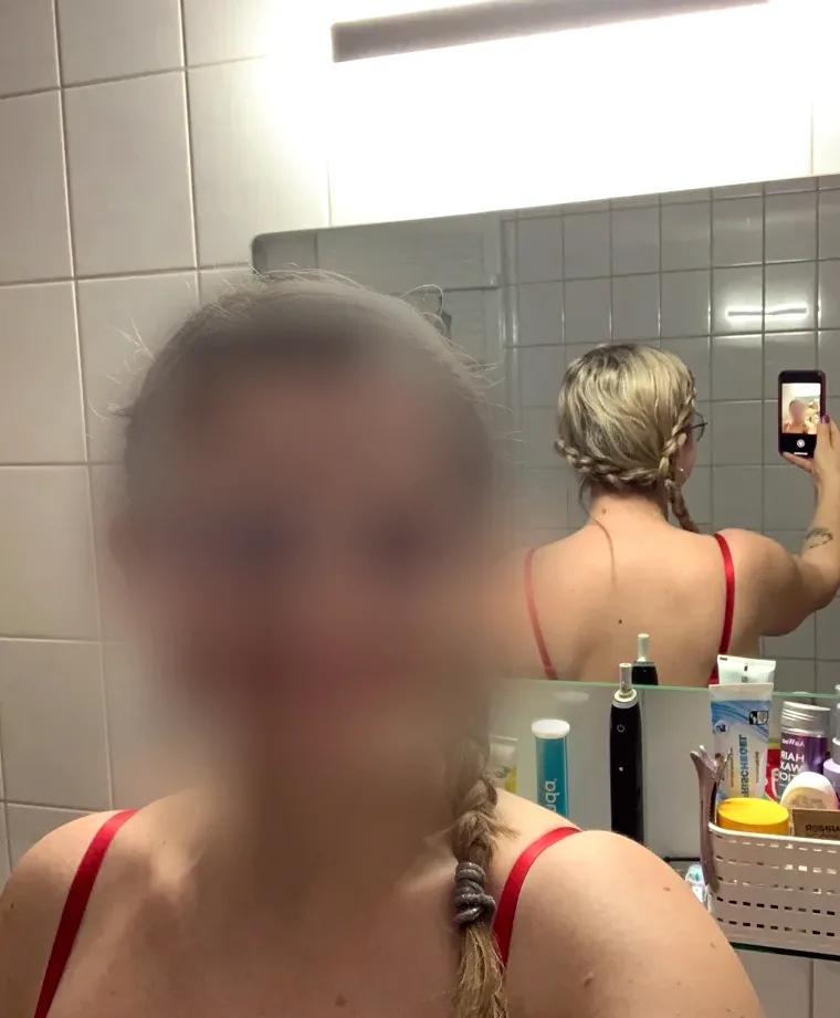 Bernadette, 39