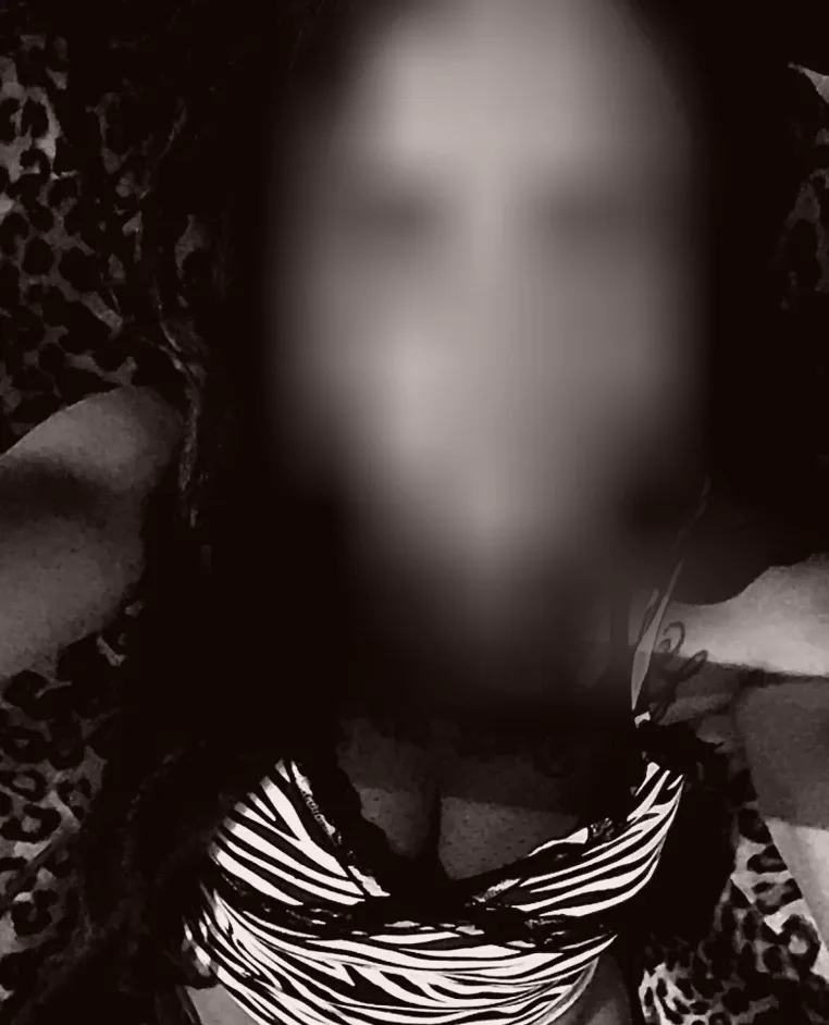 Bettina, 35