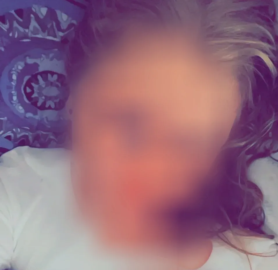 Helena, 22