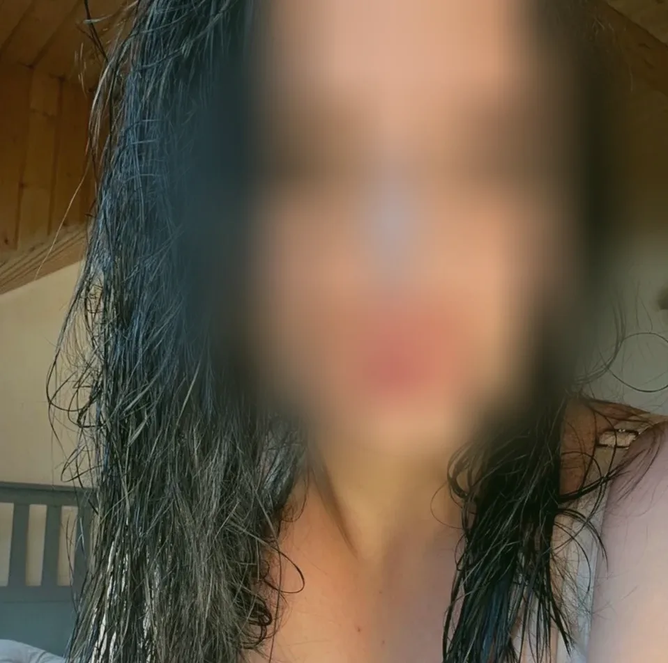 Michaela, 21