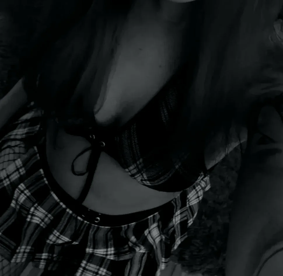 Valentina, 34